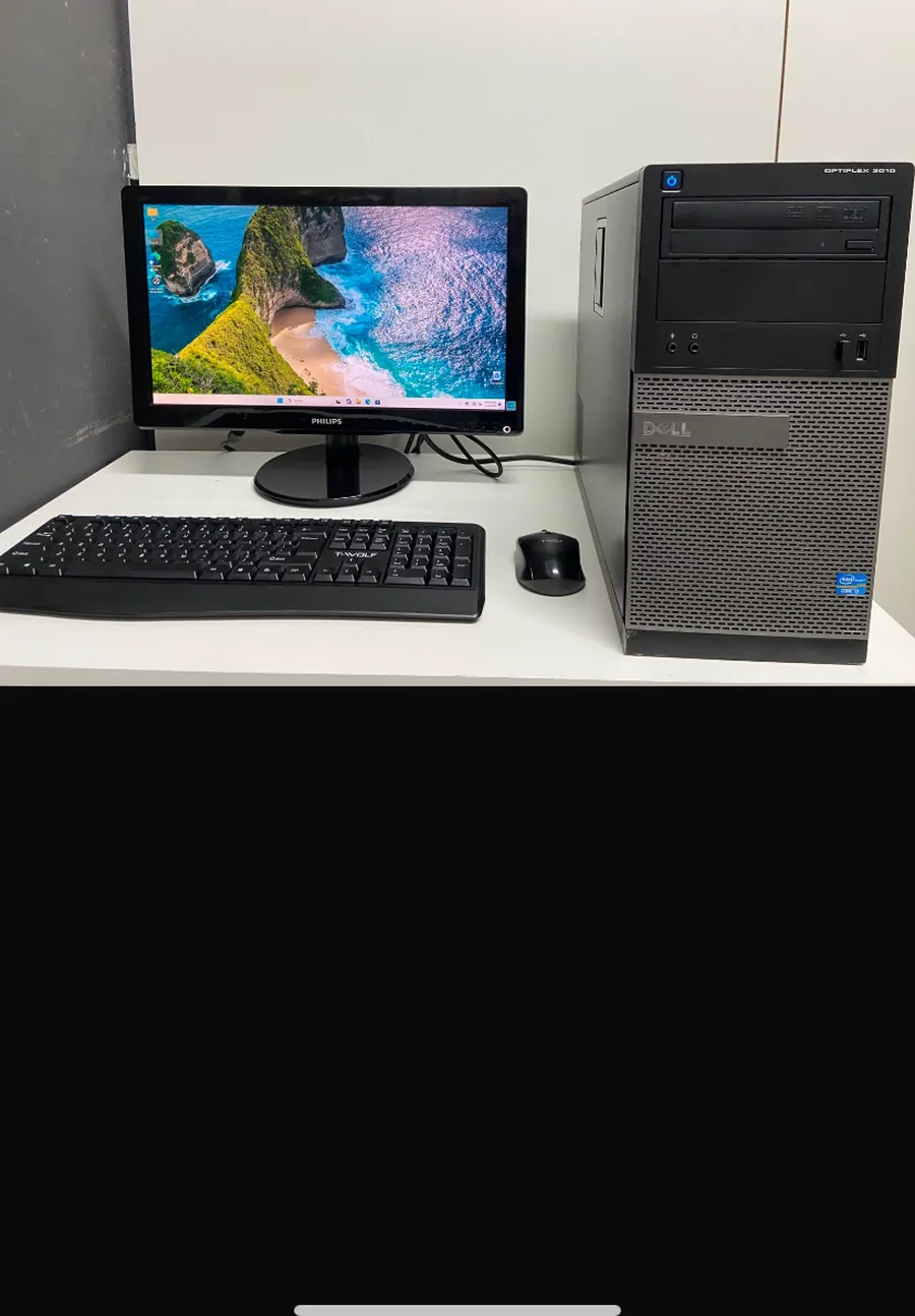 Refurbished Dell desktop with monitor, keyboard and mouse set up